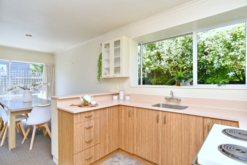 2/20 Winters Road, Redwood, Christchurch - Carousel 2