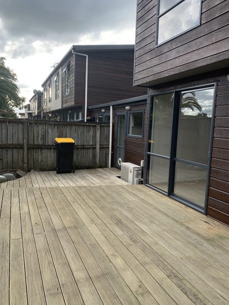 14 Rochdale Way, Stoke, Nelson - Carousel 12