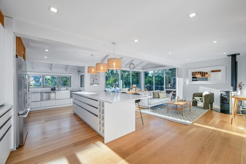 22 Woodfern Crescent, Titirangi, Auckland - Carousel 1