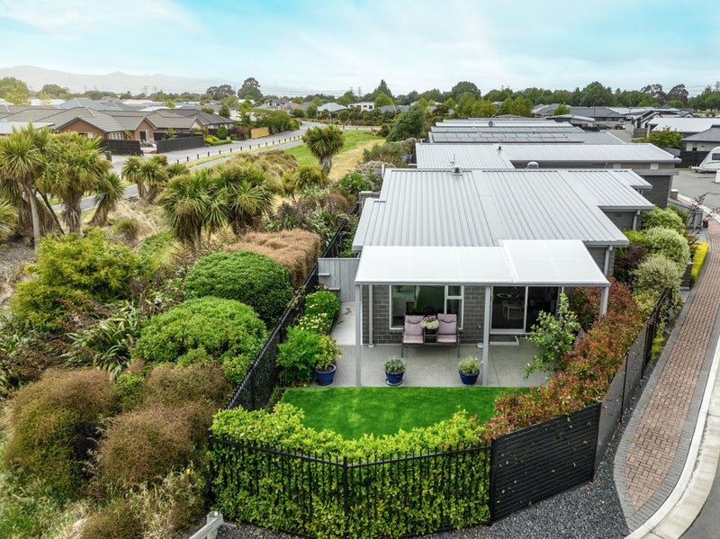 18 Ardnave Lane, Broomfield, Christchurch - Carousel 1