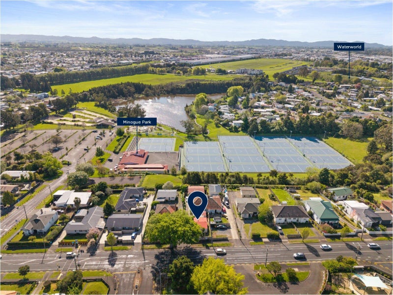 94 Forest Lake Road, Forest Lake, Hamilton - Carousel 21