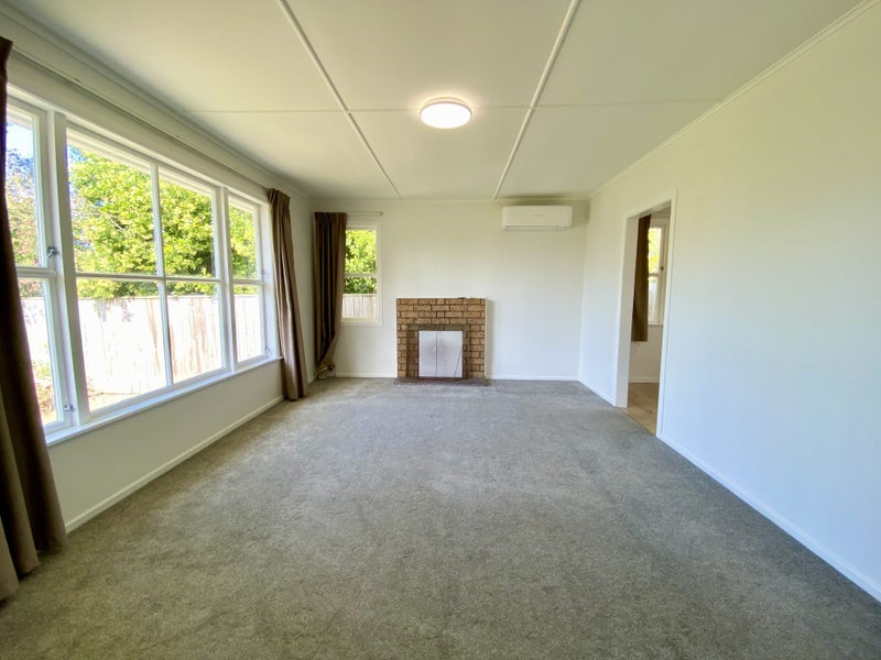 2 Aronui Terrace, Kelston, Auckland - Carousel 2