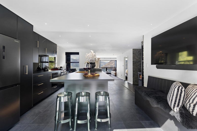 13 Caples Place, Fernhill, Queenstown - Carousel 2