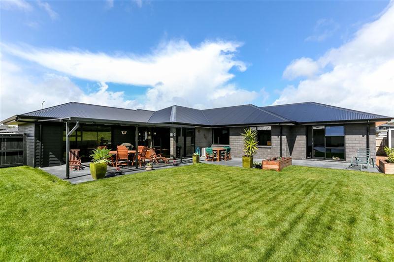40 Cyrus Street, Whalers Gate, New Plymouth - Carousel 1