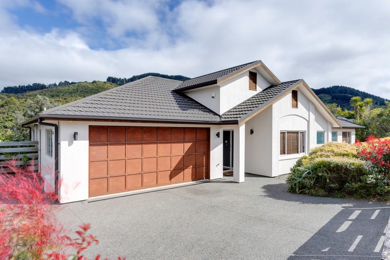 73 Kirton Drive, Riverstone Terraces, Upper Hutt - Carousel 1