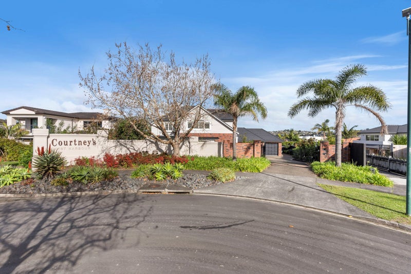 1 Courtneys, West Harbour, Auckland - Carousel 36