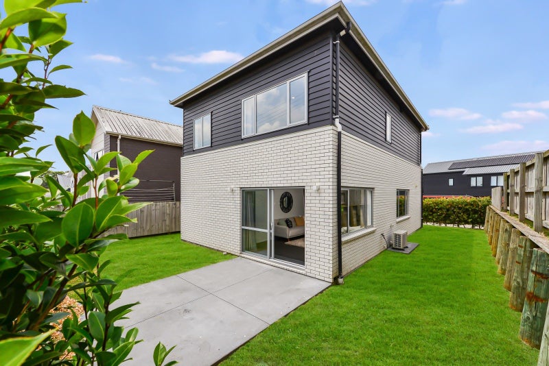 10 Retallick Place, Flagstaff, Hamilton - Carousel 2