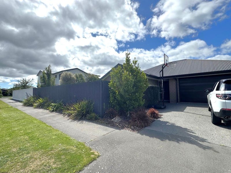 21 Luxembourg Crescent, Halswell, Christchurch - Carousel 1