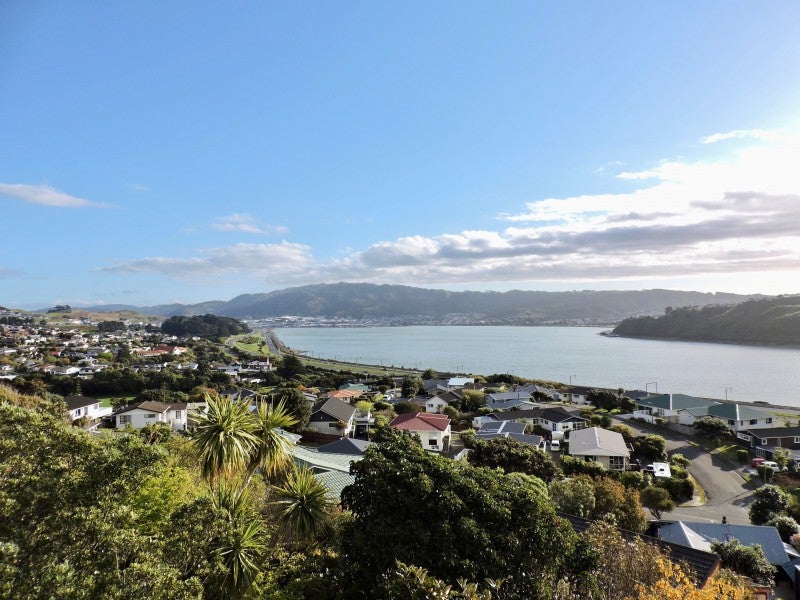 11 Eskdale Road, Papakowhai, Porirua - Carousel 1