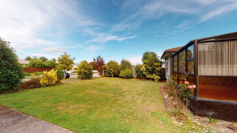12 Gloucester Street, Takaro, Palmerston North - Carousel 2