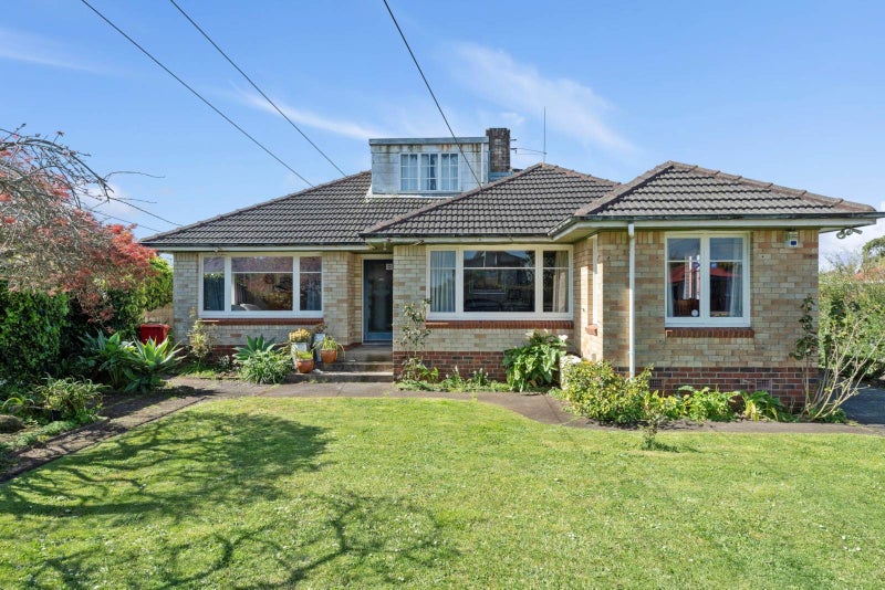 7 Brooklyn Avenue, Papatoetoe, Auckland - Carousel 2