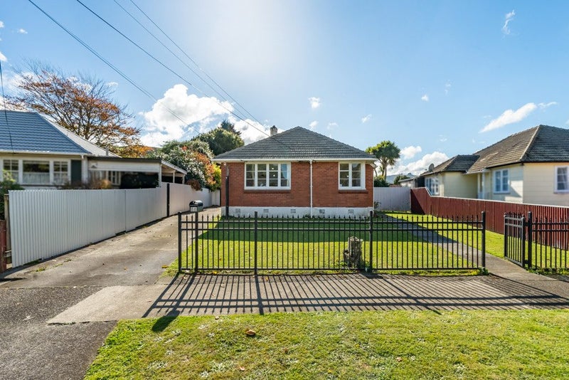 35 Peck Street, Taita, Lower Hutt - Carousel 1