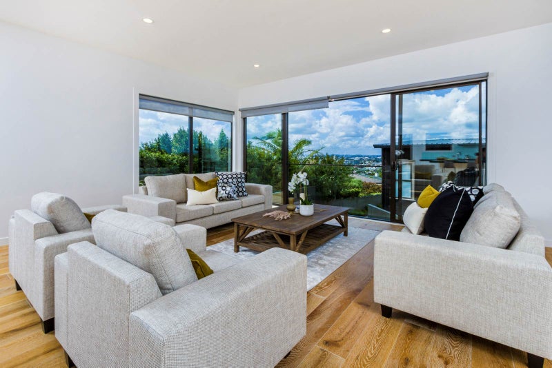 9C Parr Terrace, Castor Bay, Auckland - Carousel 2