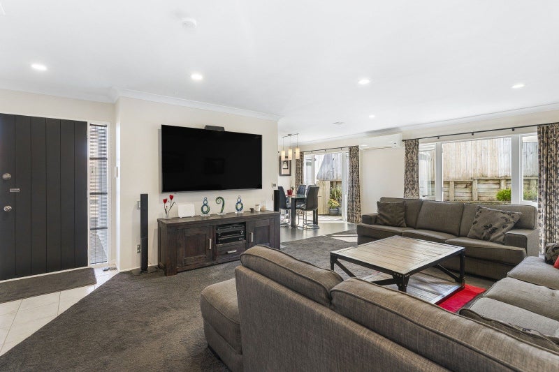 2/10 Vireya Court, Goodwood Heights, Auckland - Carousel 2