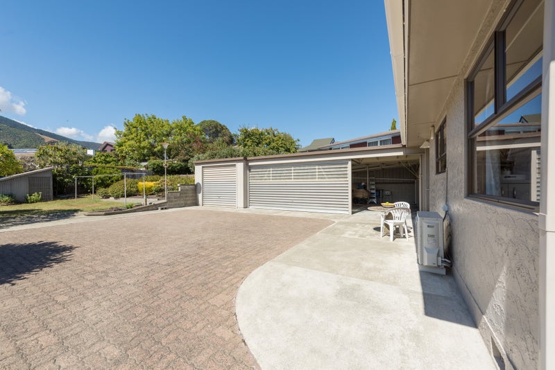 21 The Ridgeway, Enner Glynn, Nelson - Carousel 18