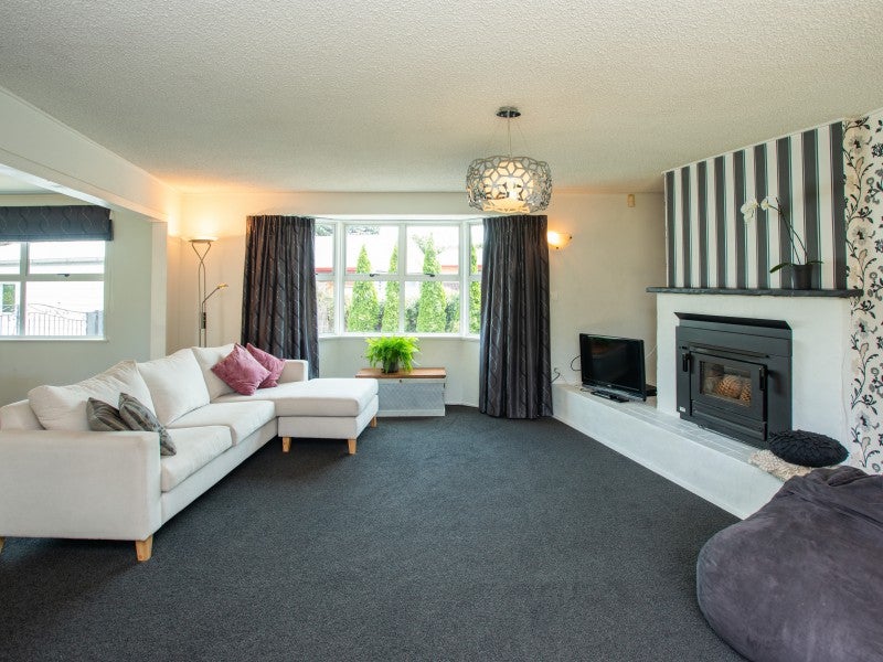 20 Deakin Place, Clive, Clive - Carousel 2