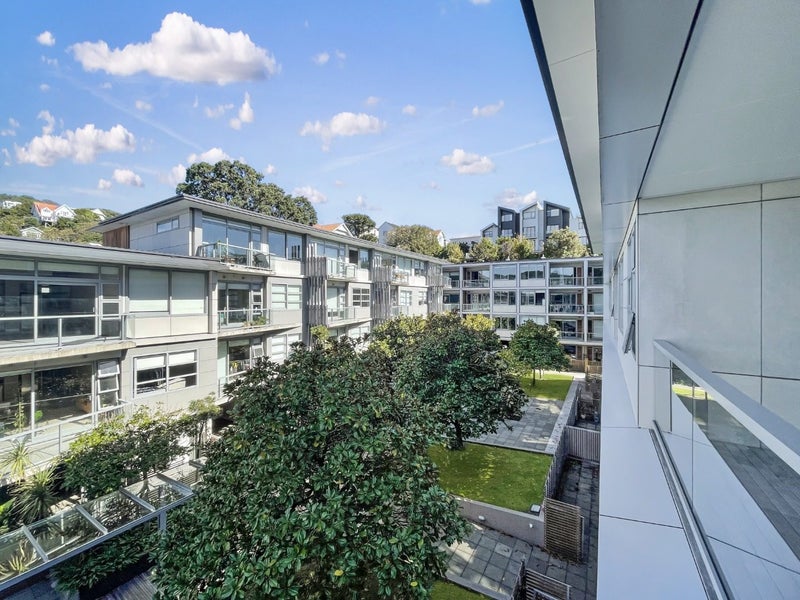 E210/28 Torrens Terrace, Mount Cook, Wellington - Carousel 8