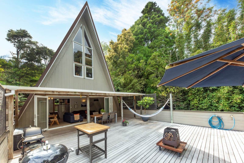 17 Victory Road, Laingholm, Auckland - Carousel 2