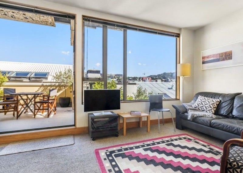 15/4 Frederick Street, Te Aro, Wellington - Carousel 1