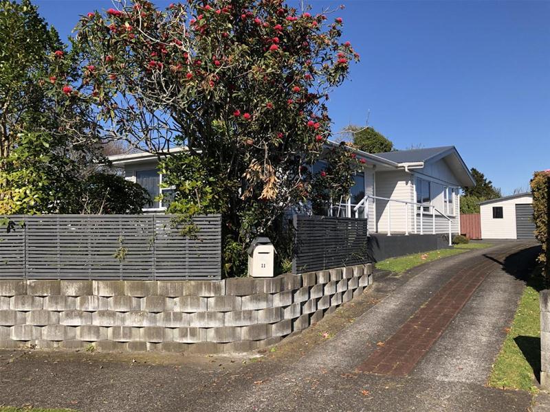 11 Kennedy Place, Merrilands, New Plymouth - Carousel 1