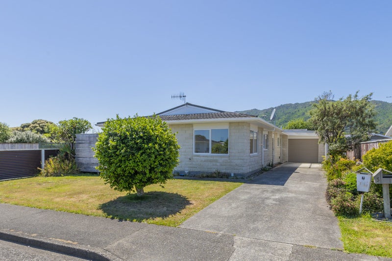 7 Oriwa Street, Waikanae - Carousel 18