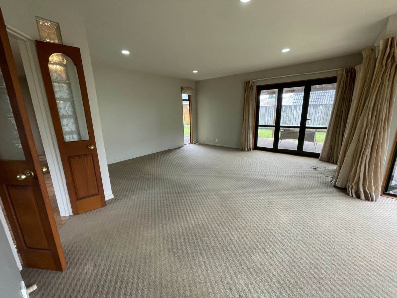 9 Lushington Place, Huntington Park, Auckland - Carousel 2