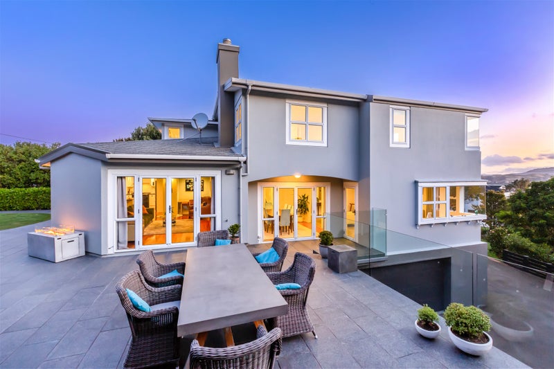 29 Gordon Road, Plimmerton, Porirua - Carousel 1