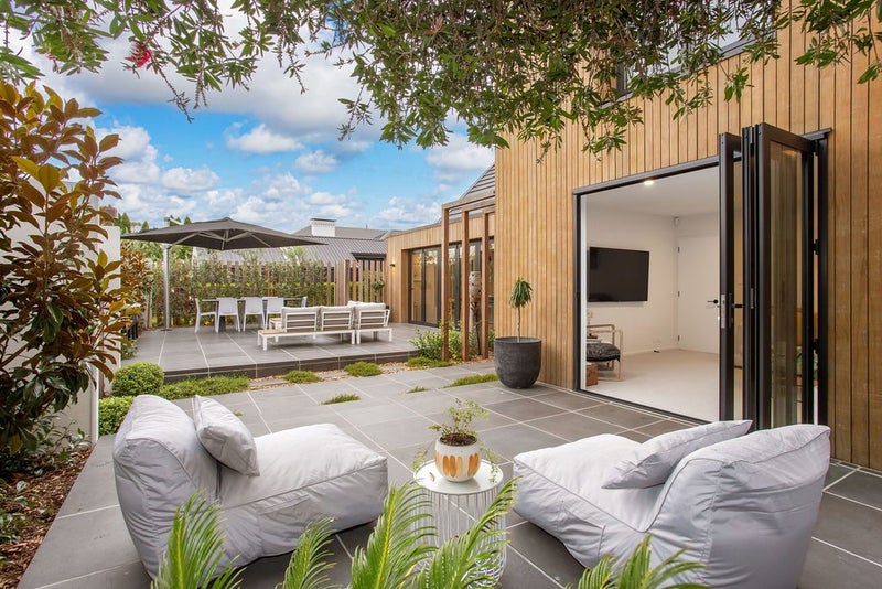 2 Wairarapa Terrace, Merivale, Christchurch - Carousel 33