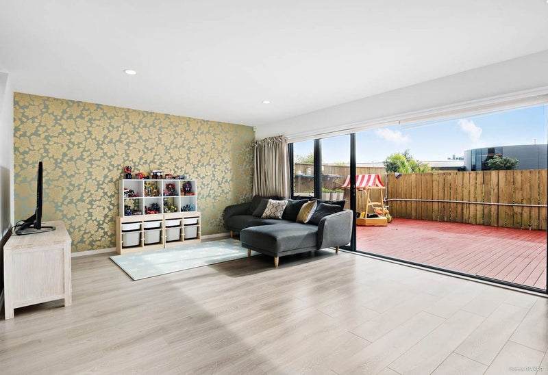 9/18 Pannill Place, Oteha, Auckland - Carousel 1
