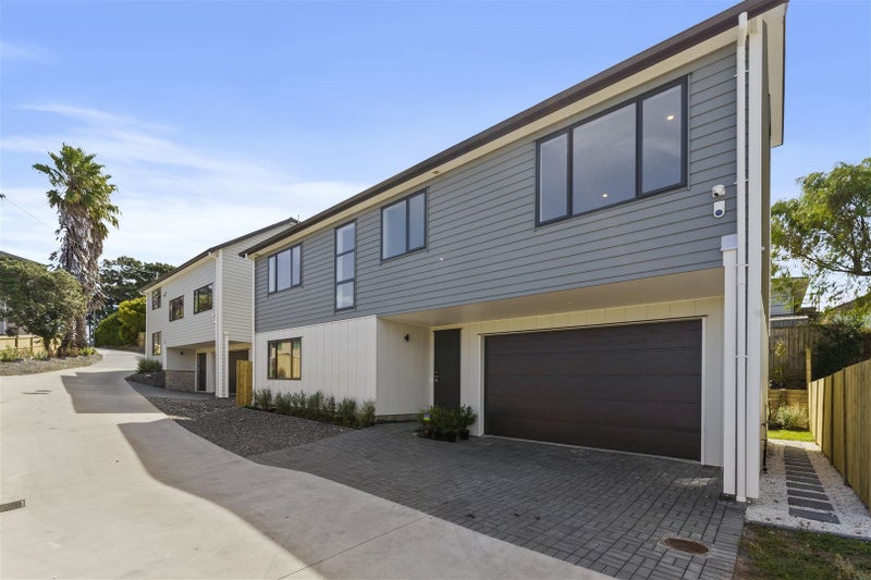 2/26 Hayr Road, Three Kings, Auckland - Carousel 1