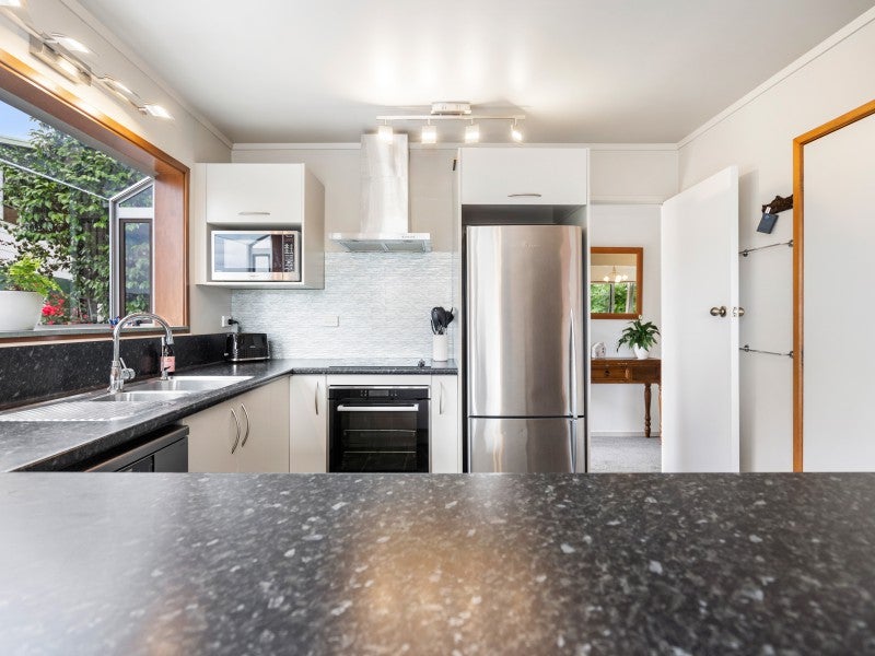 5 Rugby Place, Kamo, Whangarei - Carousel 2
