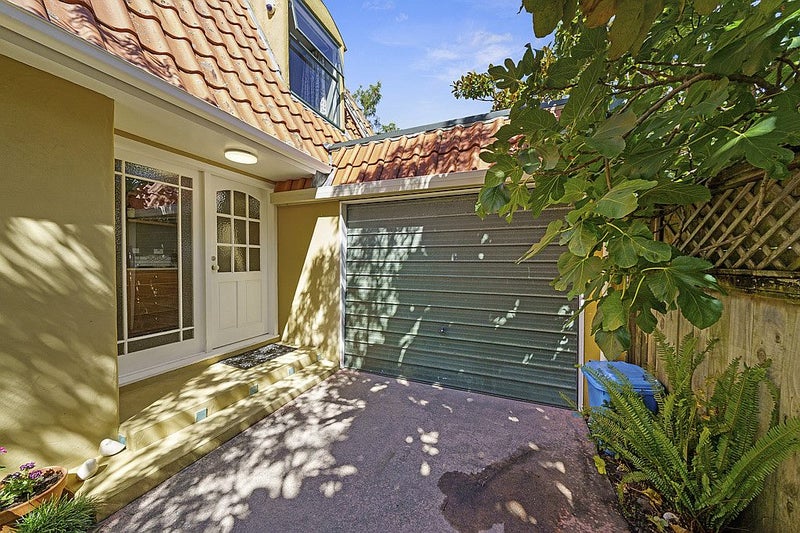 1/57 Marine Parade, Eastbourne, Lower Hutt - Carousel 22