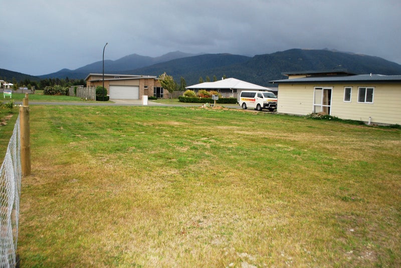 24 Rodeo Drive, Te Anau, Te Anau - Carousel 1