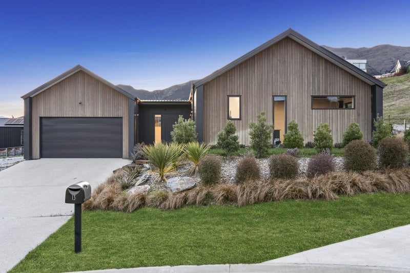 13 Magpie Place, Wanaka - Carousel 1