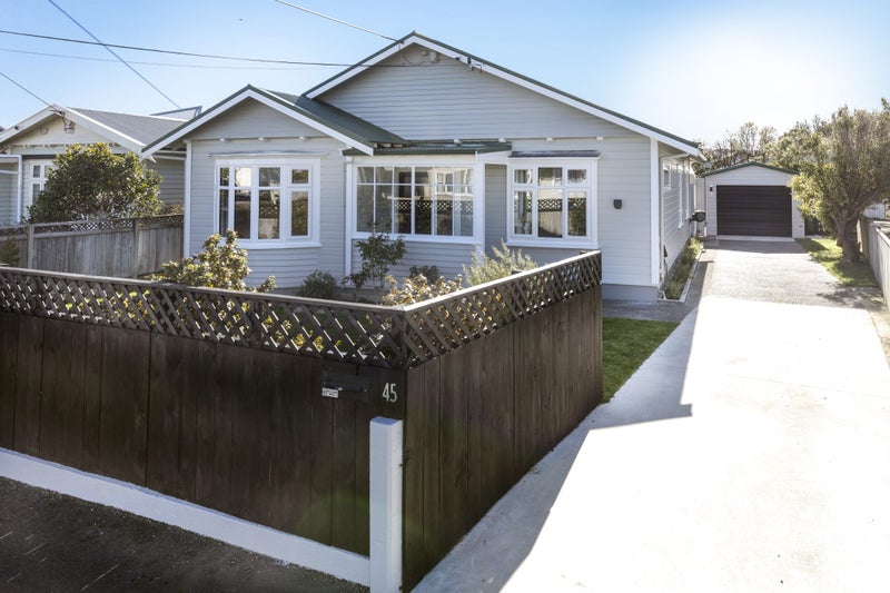 45 Strathavon Road, Miramar, Wellington - Carousel 1