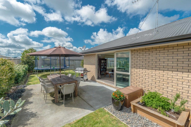 11 Tallentire Crescent, Huntington, Hamilton - Carousel 18