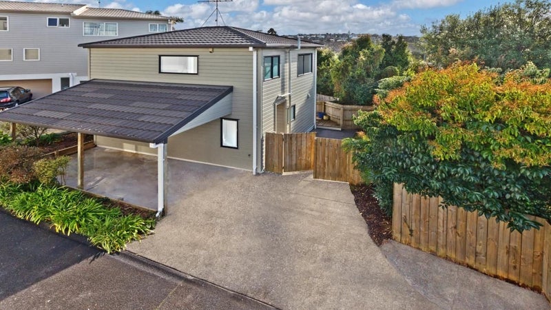1/5 Kilham Avenue, Northcote, Auckland - Carousel 1