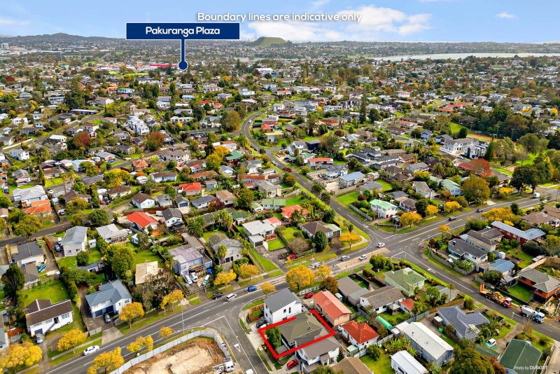 1A Waikaremoana Place, Pakuranga Heights, Auckland - Carousel 24