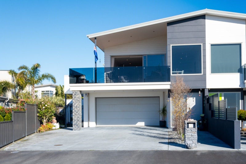 17 Ferguson Avenue, Westshore, Napier - Carousel 26