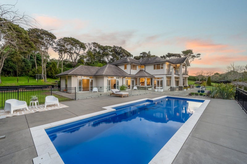 1 Pearson Road, Howick - Carousel 2