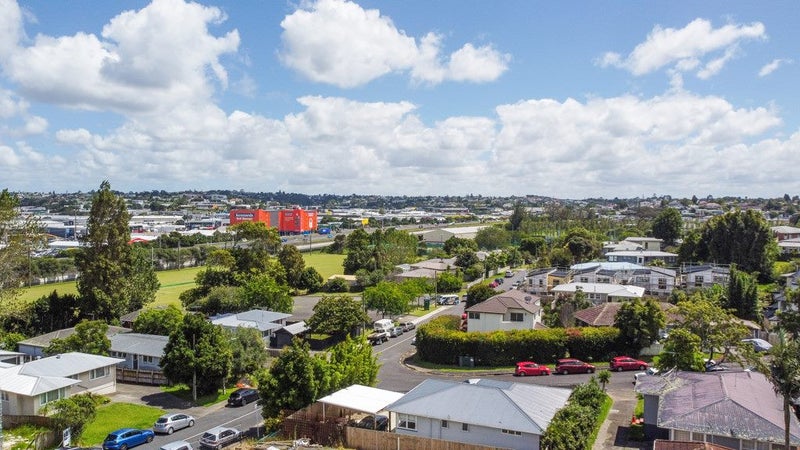 1/82 Bond Crescent, Forrest Hill, Auckland - Carousel 2