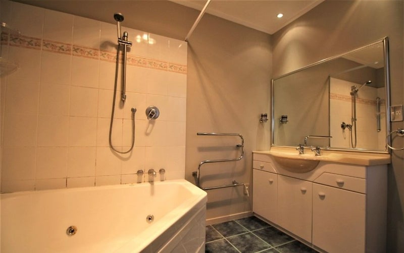 41 Wairere Road, The Gardens, Auckland - Carousel 13