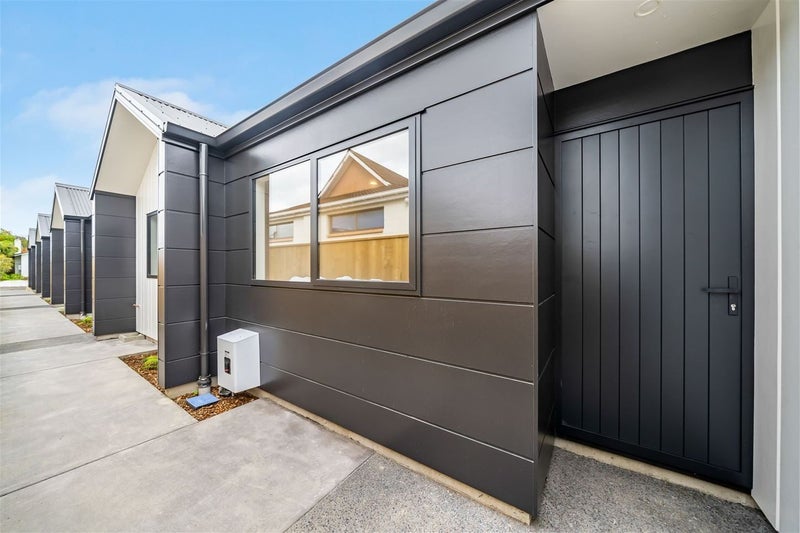 5/6 Exchange Street, Ebdentown, Upper Hutt - Carousel 14