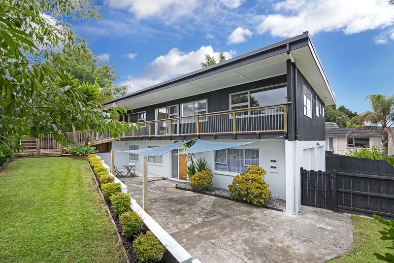 6 Himalaya Drive, Half Moon Bay, Auckland - Carousel 1