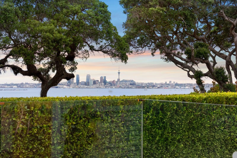 21 Heath Avenue, Northcote, Auckland - Carousel 2