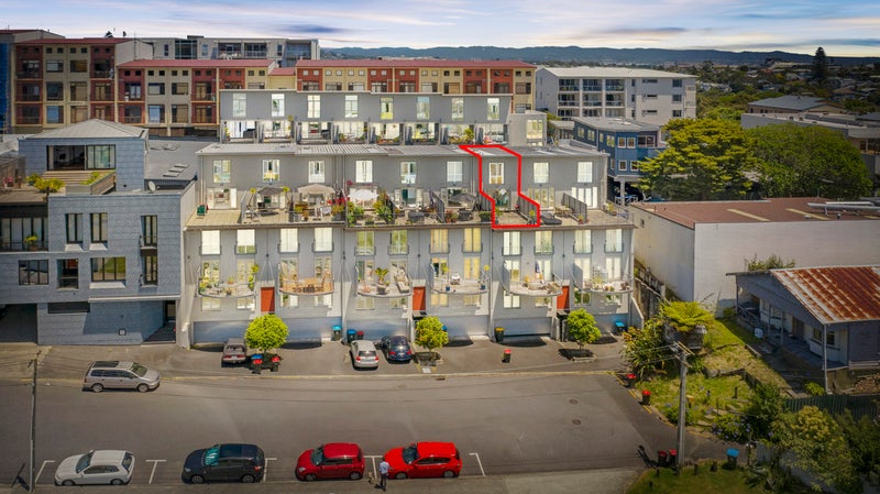 33R Charlotte Street, Eden Terrace, Auckland - Carousel 1