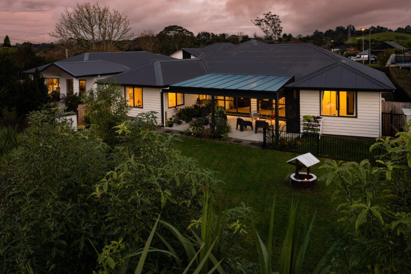 3 Michelia Lane, Helensville - Carousel 1