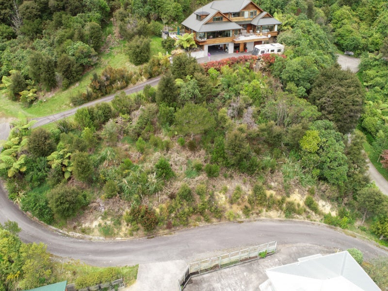28 Amelia Crescent, Waikawa, Picton - Carousel 1