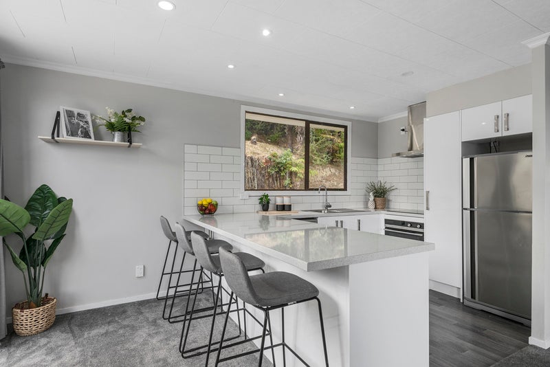 235 Rata Street, Naenae, Lower Hutt - Carousel 2