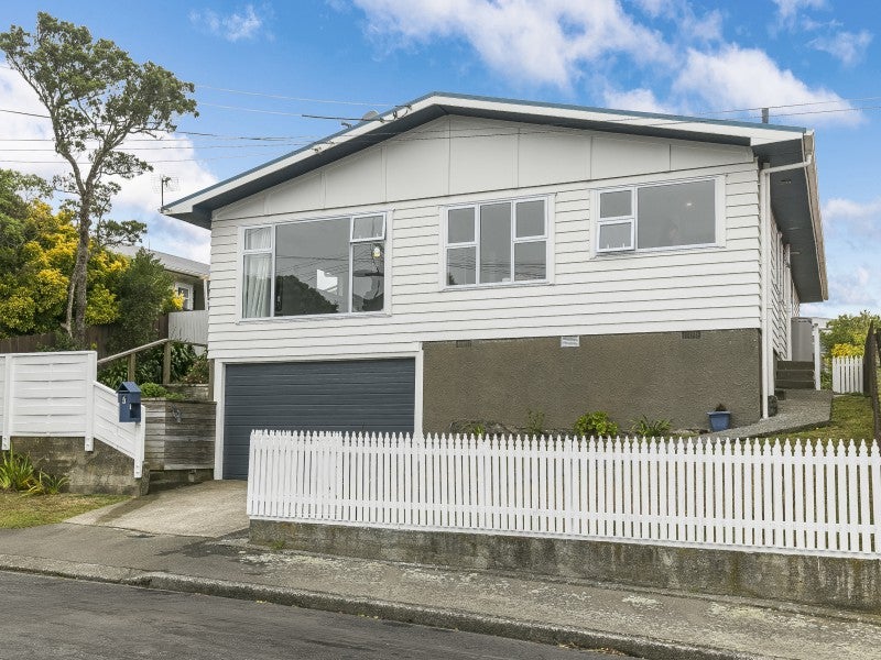 3 Alder Place, Newlands, Wellington - Carousel 2